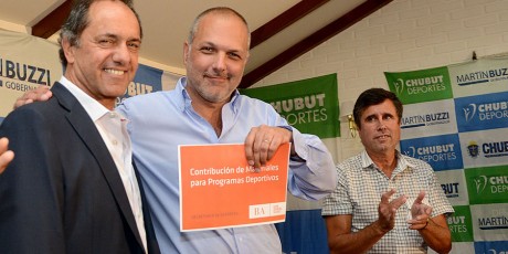 entrega aportes clubes comodoro2