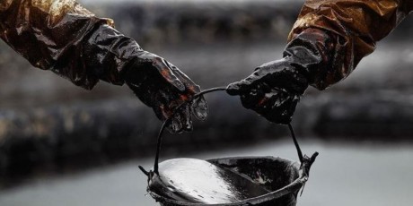 petroleo-crudo-balde