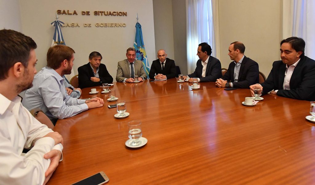 Arcioni recibió a representantes de operadoras petroleras