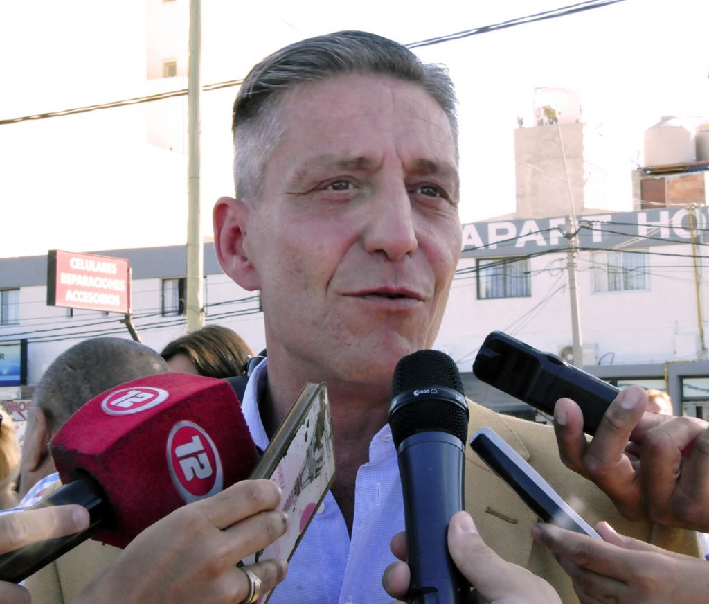 Arcioni consideró “muy bueno” el diálogo con los gremios estatales
