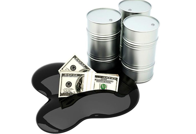 La suba del dólar y el petróleo le ponen presión a los combustibles