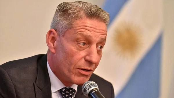 Arcioni: “Mi responsabilidad es revertir esta situación y las causas que la provocaron”