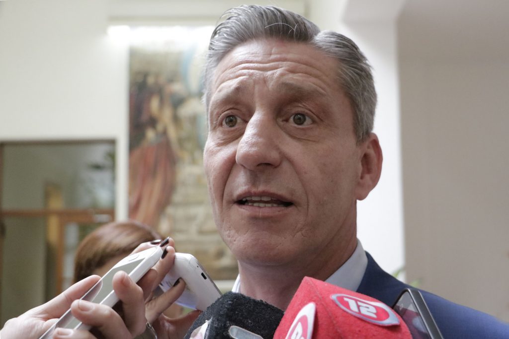 Arcioni: “mi prioridad es combatir la recesión y la falta de empleo en Chubut”