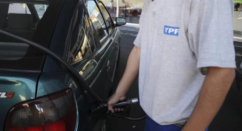 YPF aumentó otra vez el precio de sus naftas en todo el país