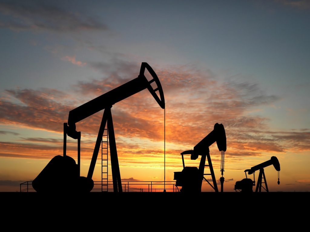 Bajó el petróleo y se alivia la presión sobre las naftas