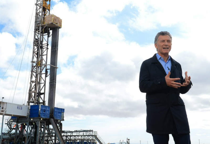 YPF: Todo a Vaca Muerta, nada a Comodoro