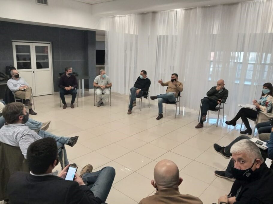 Chubut y Santa Cruz buscan unificar protocolos y un corredor seguro para el petróleo