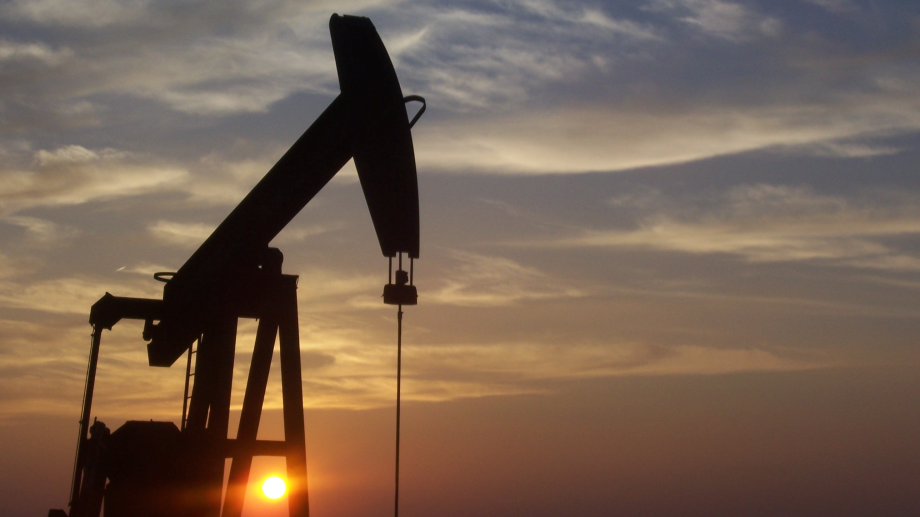 El petróleo se desploma otro 4% y cae a su menor valor desde junio