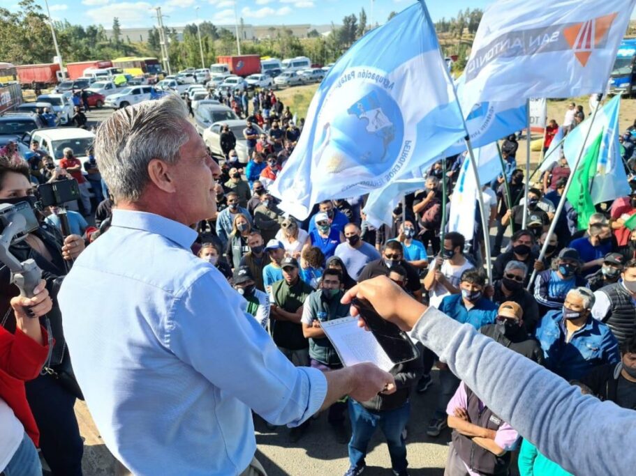 Arcioni: “No vamos a permitir que quieran perjudicar la reconversión productiva”