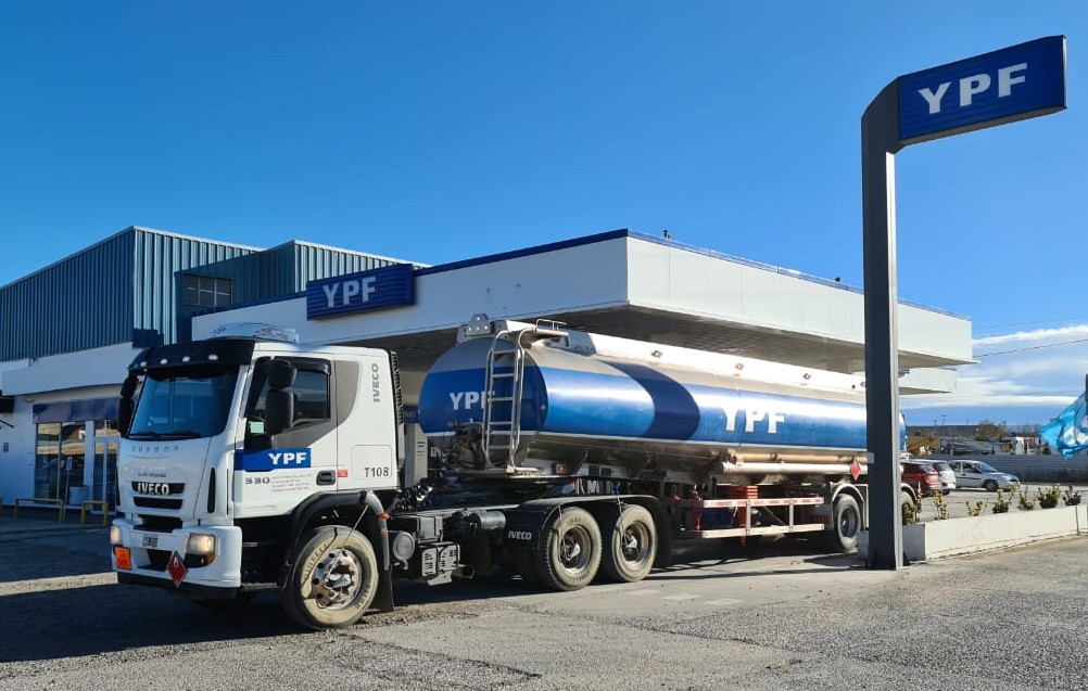 Desabastecimiento de combustibles y mercadería por los cortes en los accesos a Vaca Muerta