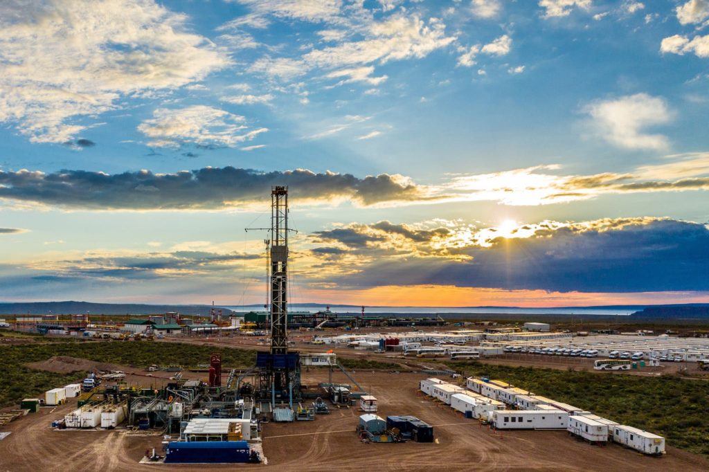 El gas importado costará más que las inversiones en Vaca Muerta