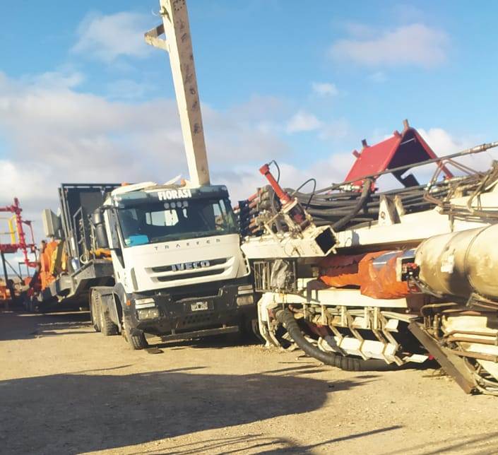 Se desplomó un equipo de YPF que era transportado en Santa Cruz