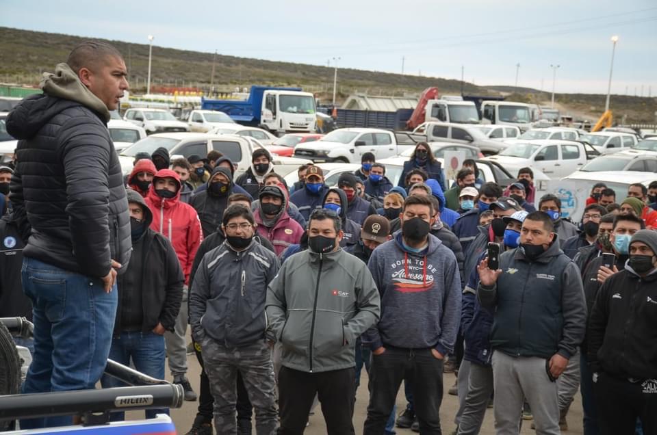 Petroleros le para a SINOPEC: “La provincia está siendo cómplice para dejar más de 250 trabajadores en la calle”