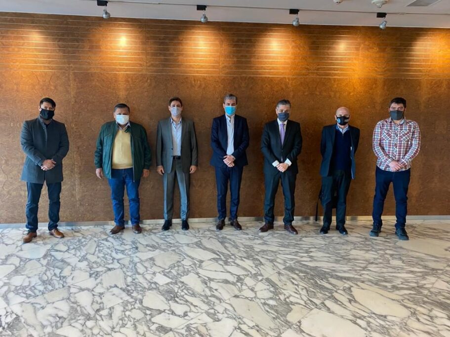 Ávila se reunió con el presidente de YPF por la Ley de Promoción de Inversiones