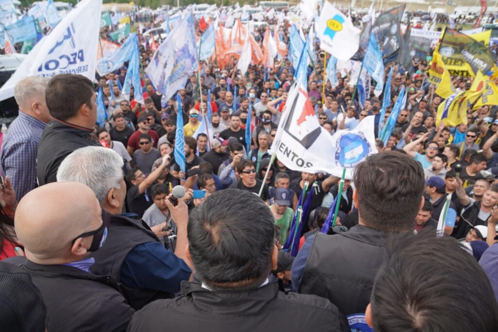 Multitudinario cierre de campaña de los Petroleros en el cruce de 3 y 26