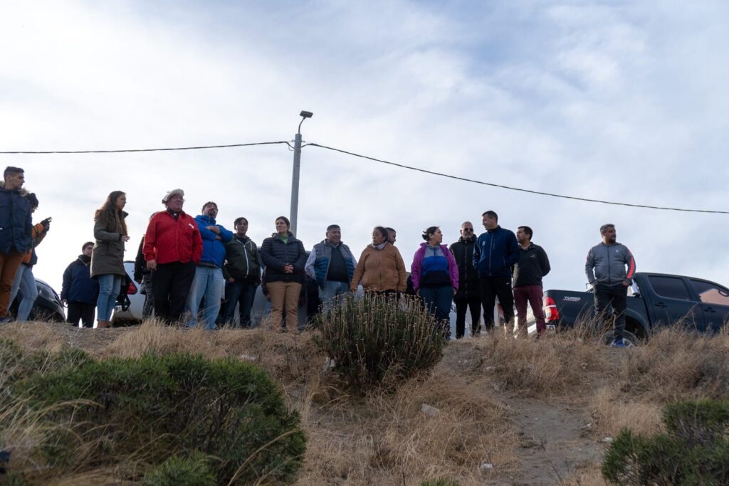 Ávila recorrió Fracción 14 y 15 junto a Ana Clara Romero y Guillermo Almirón