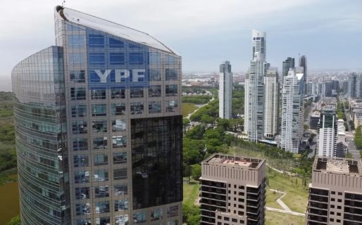 Ley Ómnibus: el Gobierno eliminó a YPF de la lista de empresas públicas que serán privatizadas