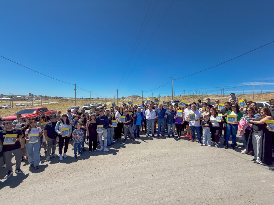 Con una gran inversión, Ávila entregó 120 lotes residenciales para las Familias Petroleras